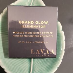 Pressed Highlighter Powder